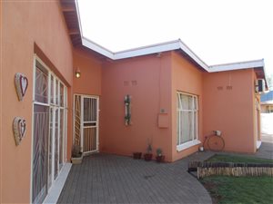 3 Bed House in Vryburg