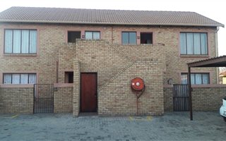 2 Bedroom Apartment in Heuwelsig Estate