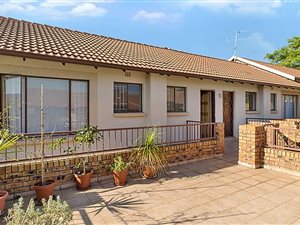 2 Bed Apartment in Wilgeheuwel