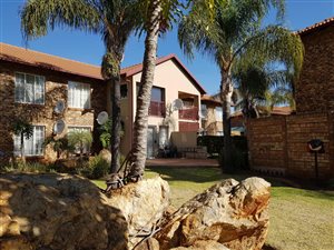 2 Bed Apartment in Moreleta Park