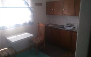Bachelor apartment in Primrose