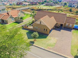 4 Bed House in Brooklands