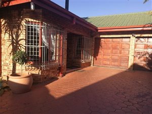 3 Bed Duet in Moreleta Park