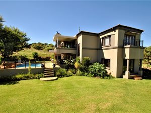 4 Bedroom House in Blue Saddle Ranches