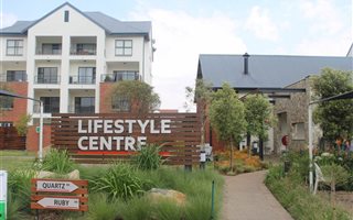 3 Bedroom Apartment in Greenstone Crest