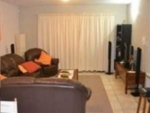 4 Bed Townhouse in Northwold Gardens