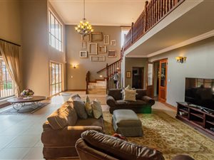 5 Bed House in Linksview