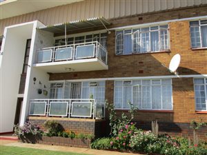 2 Bedroom Apartment in Monument