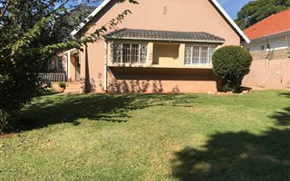 3 Bedroom House in Emmarentia