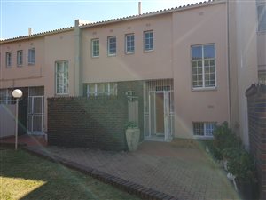 3 Bed Townhouse in Florida Hills