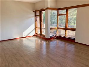 2 Bed Apartment in Wynberg Upper