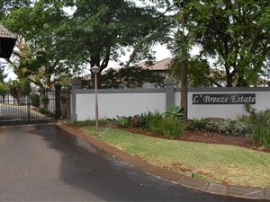 4 Bed Townhouse in Olympus AH