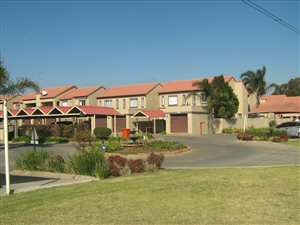 3 Bed Apartment in Edenglen