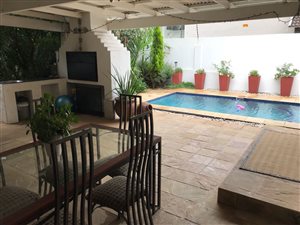 5 Bed House in Ashlea Gardens