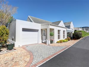2 Bed Townhouse in Van Riebeeckshof