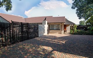 5 Bedroom House in Dalpark