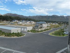 2 Bed Apartment in Somerset West Central