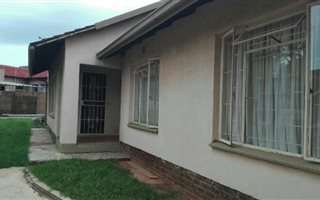 4 Bedroom House in Alra Park