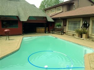 25696 ha Farm in Three Rivers East