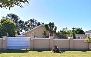 4 Bedroom House in Sunridge Park