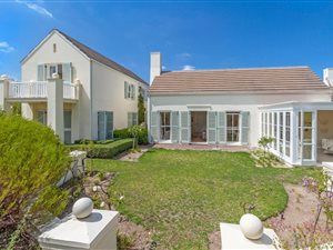 4 Bed House in Erinvale Estate