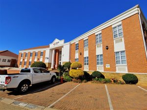 159 m² Commercial space in Boskruin