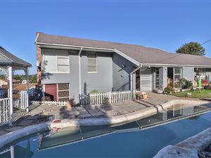 4 Bed House in Beacon Bay