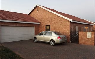 2 Bedroom House in Meiringspark