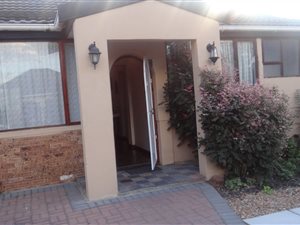 4 Bed House in Goodwood