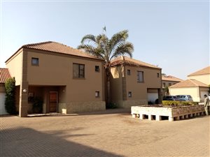 3 Bed Townhouse in Mantevrede
