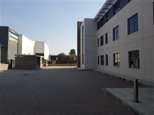 303 m² Office Space in Bryanston