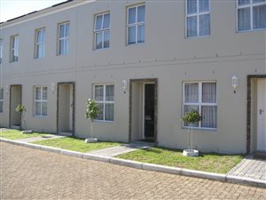 2 Bed Apartment in Paarl
