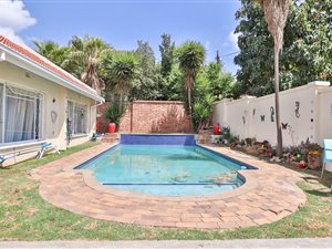 3 Bed House in Weltevreden Park