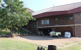 11.6 ha Farm in Doringkloof