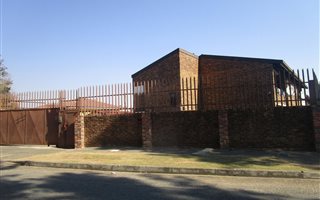 2 Bedroom Townhouse in Turffontein