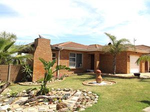 2 Bed House in Protea Heights