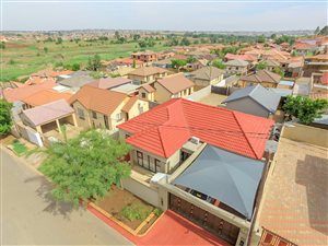 4 Bed House in Clayville