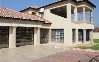 5 Bedroom House in Serala View