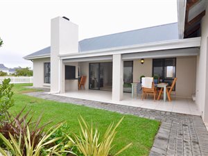 3 Bedroom House in Kraaibosch