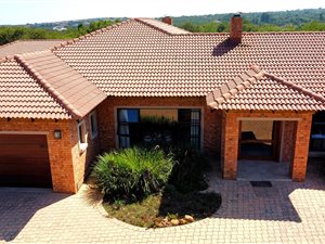 1 ha Farm in Leeuwenhof Estate