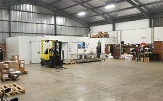 411 m² Industrial space in Gately