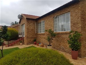 3 Bedroom Townhouse in Honeydew Manor