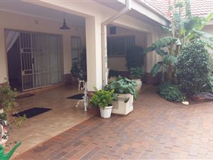 4 Bed House in Oberholzer