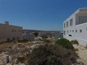 368 m² Land available in Waterfront