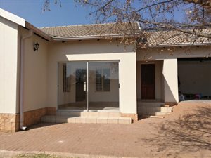 3 Bed House in Eldoraigne
