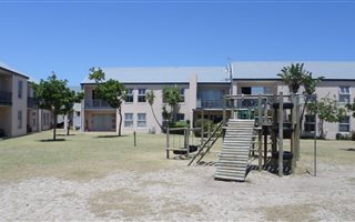 2 Bedroom Townhouse in Blouberg Sands
