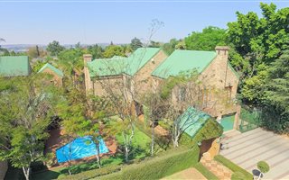 4 Bedroom House in Waterkloof Glen