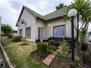 2 Bed Duplex in Bassonia