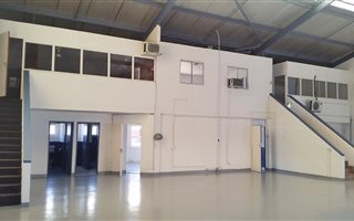 414 m² Industrial space in Maxmead