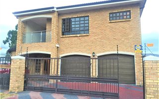 8 Bedroom House in Jagtershof